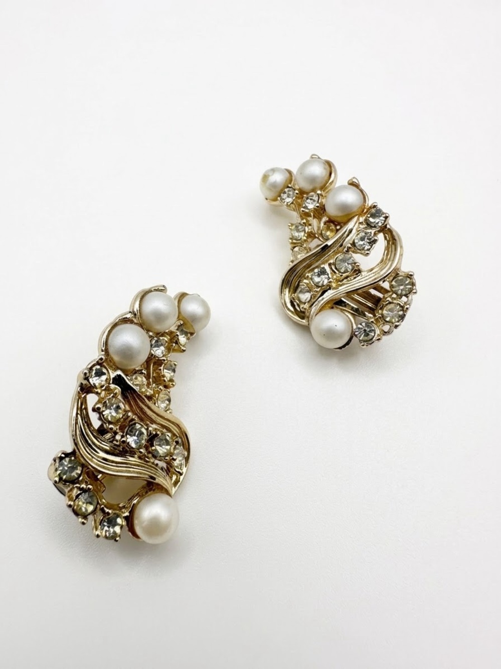 Vintage Faux Pearl and Rhinestone Swirl Clip-On Earrings Gold Tone Retro